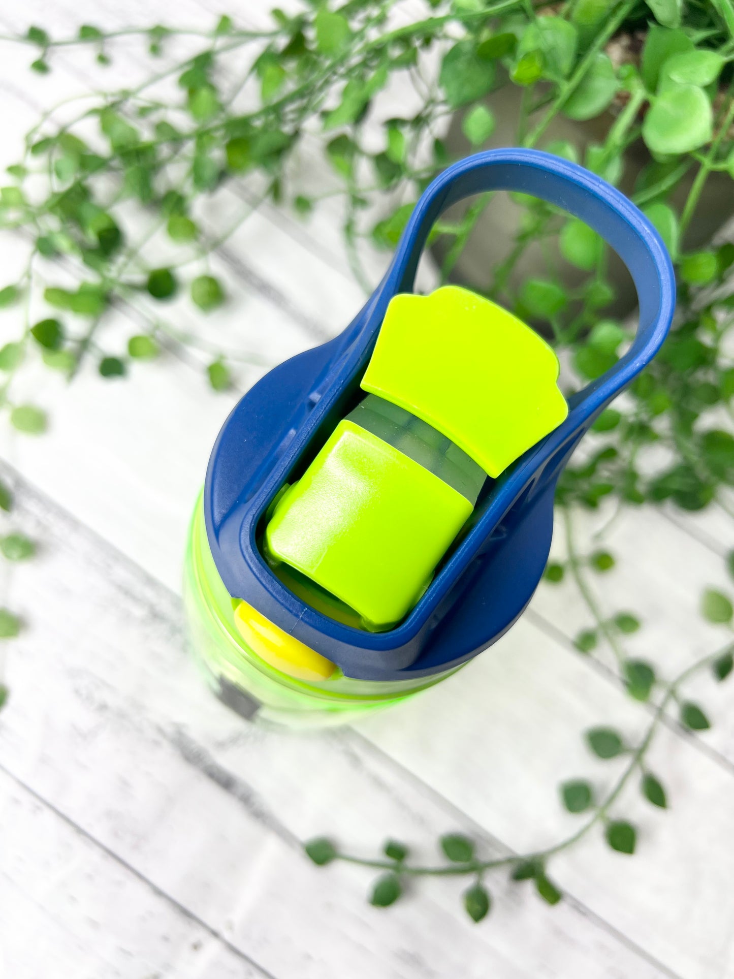 Green 450ml kids drink water bottle with flip straw inside Blank