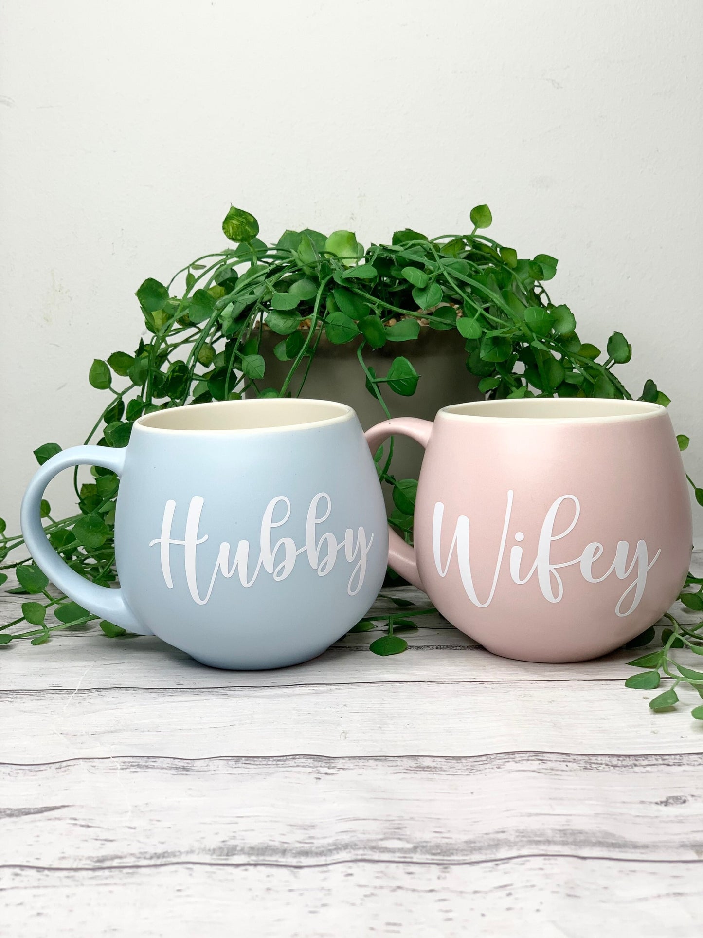 Hubby and wifey Pink and Blue hug mug set  450ml white writing couple set