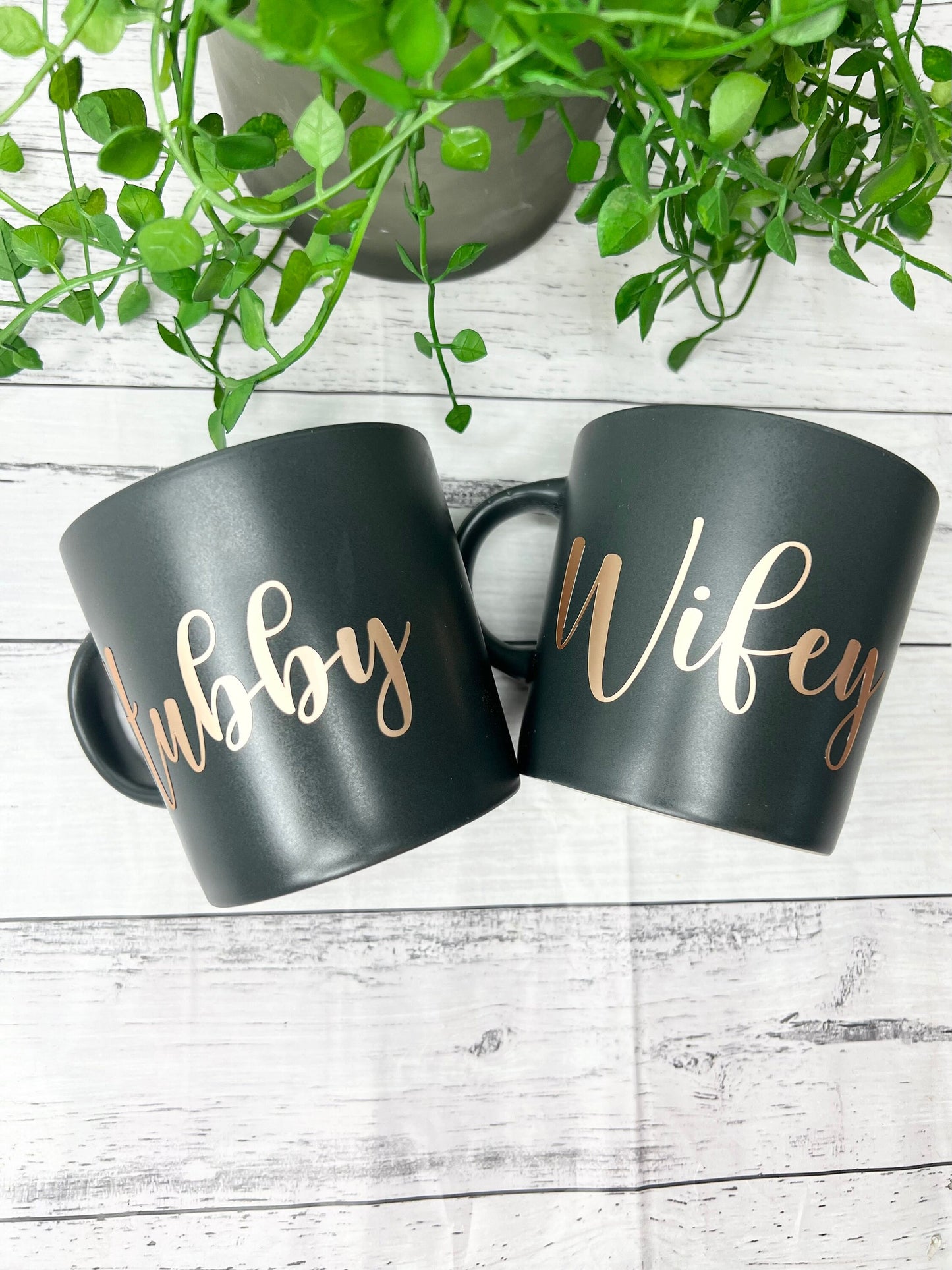 Hubby and wifey 300ml mug couple set with rose gold matte writing