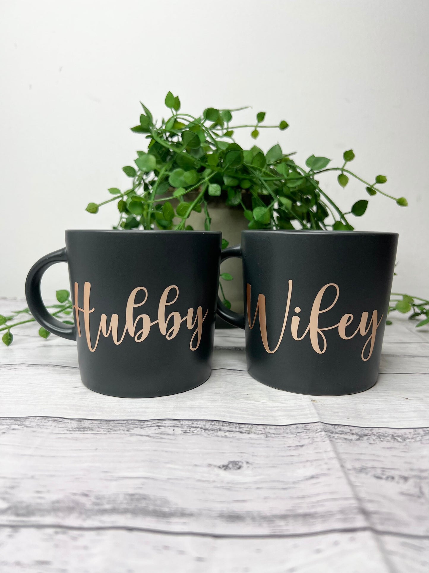 Hubby and wifey 300ml mug couple set with rose gold matte writing