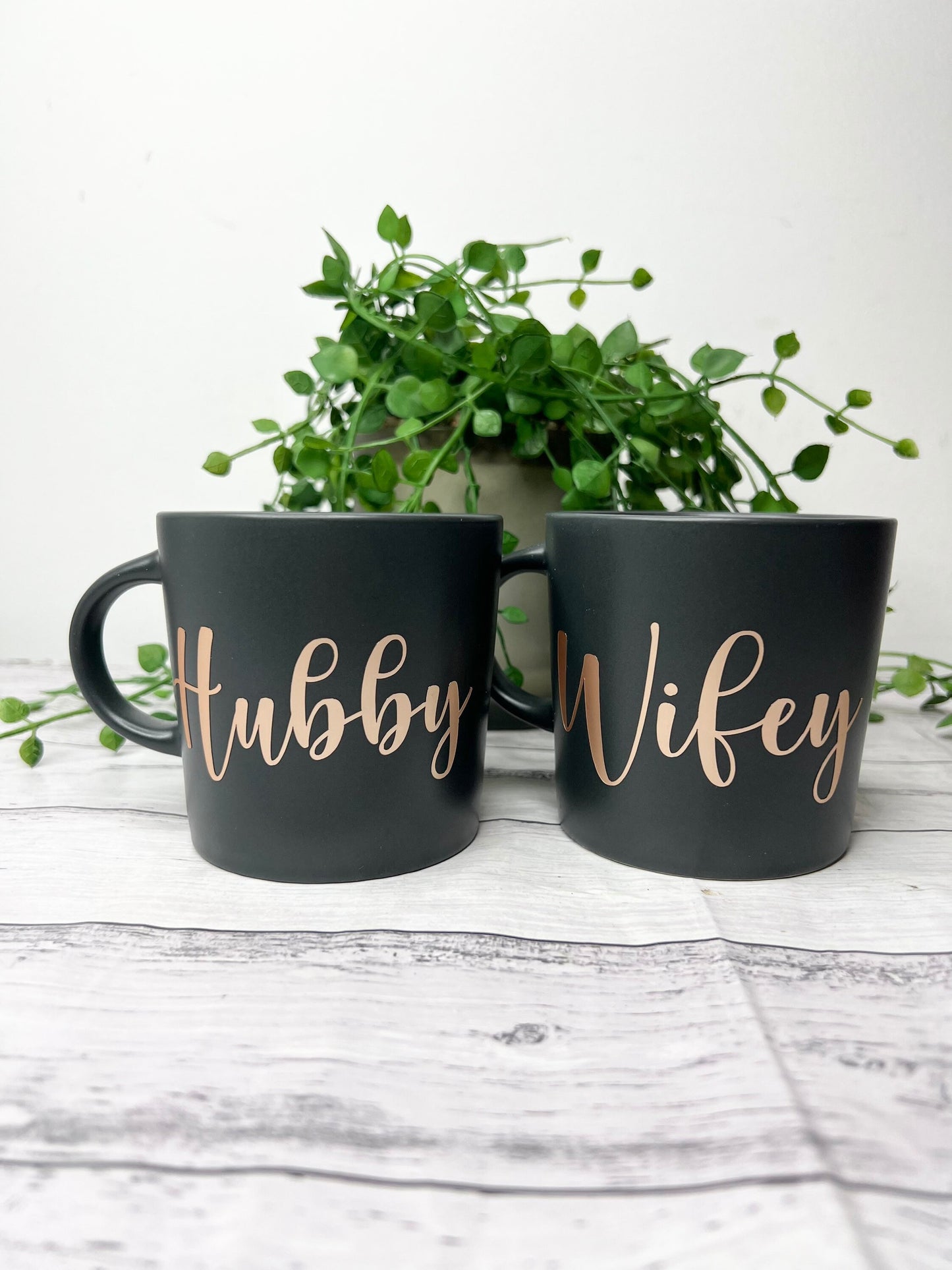 Hubby and wifey 300ml mug couple set with rose gold matte writing