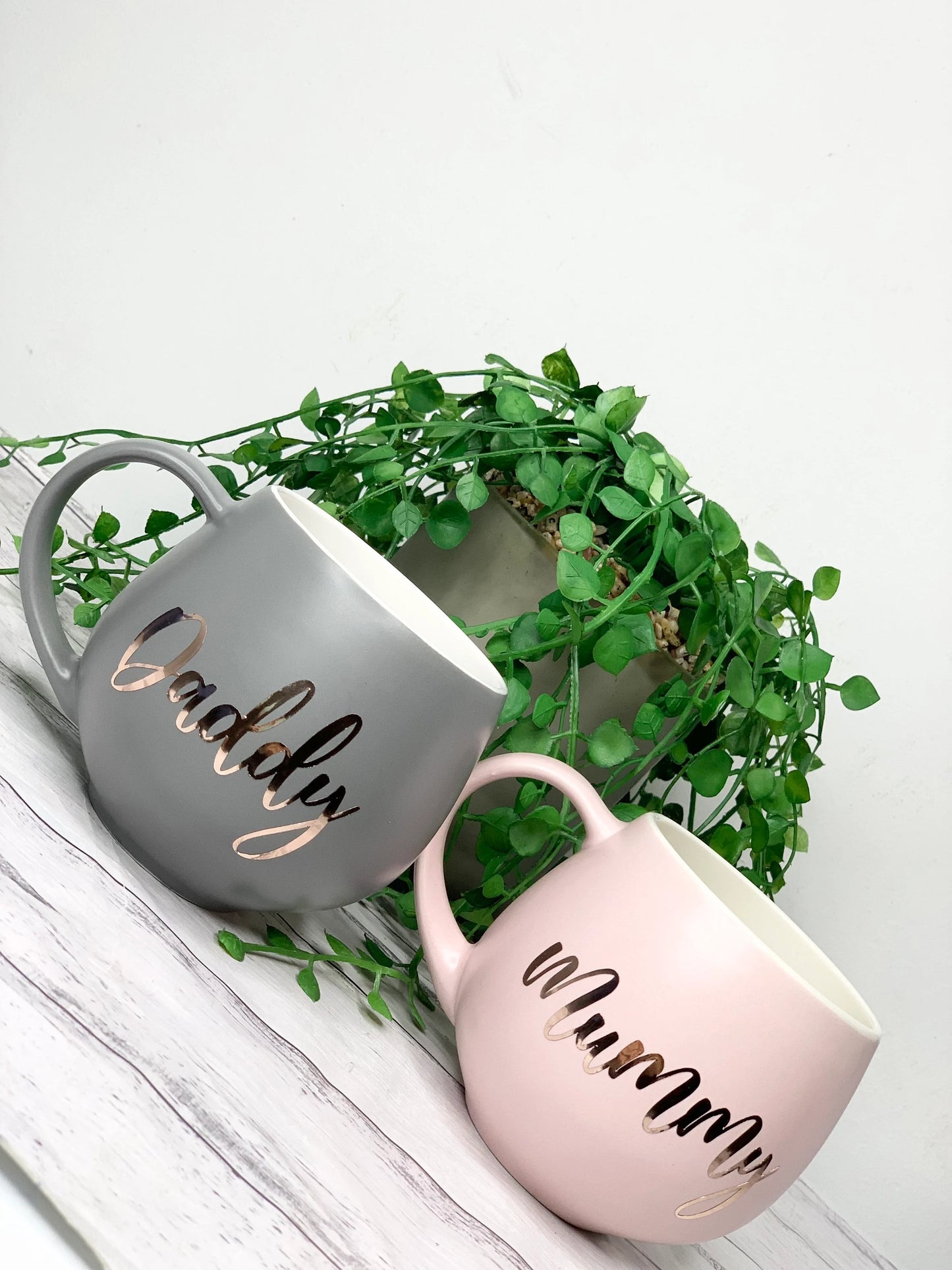 Mummy and Daddy Pink and Charcoal Hug mugs set 450ml