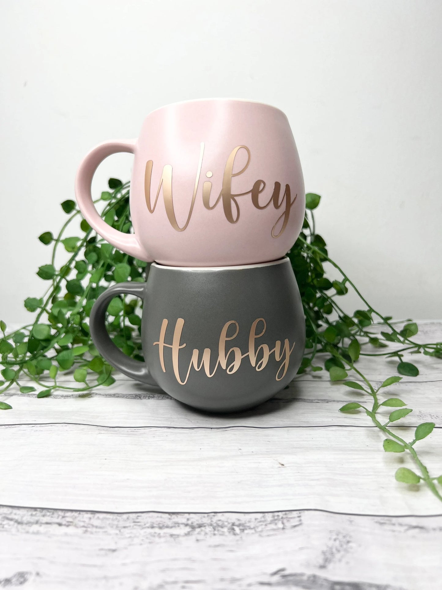 Hubby and wifey Pink and Charcoal with rose gold matte writing Hug mug set 450ml