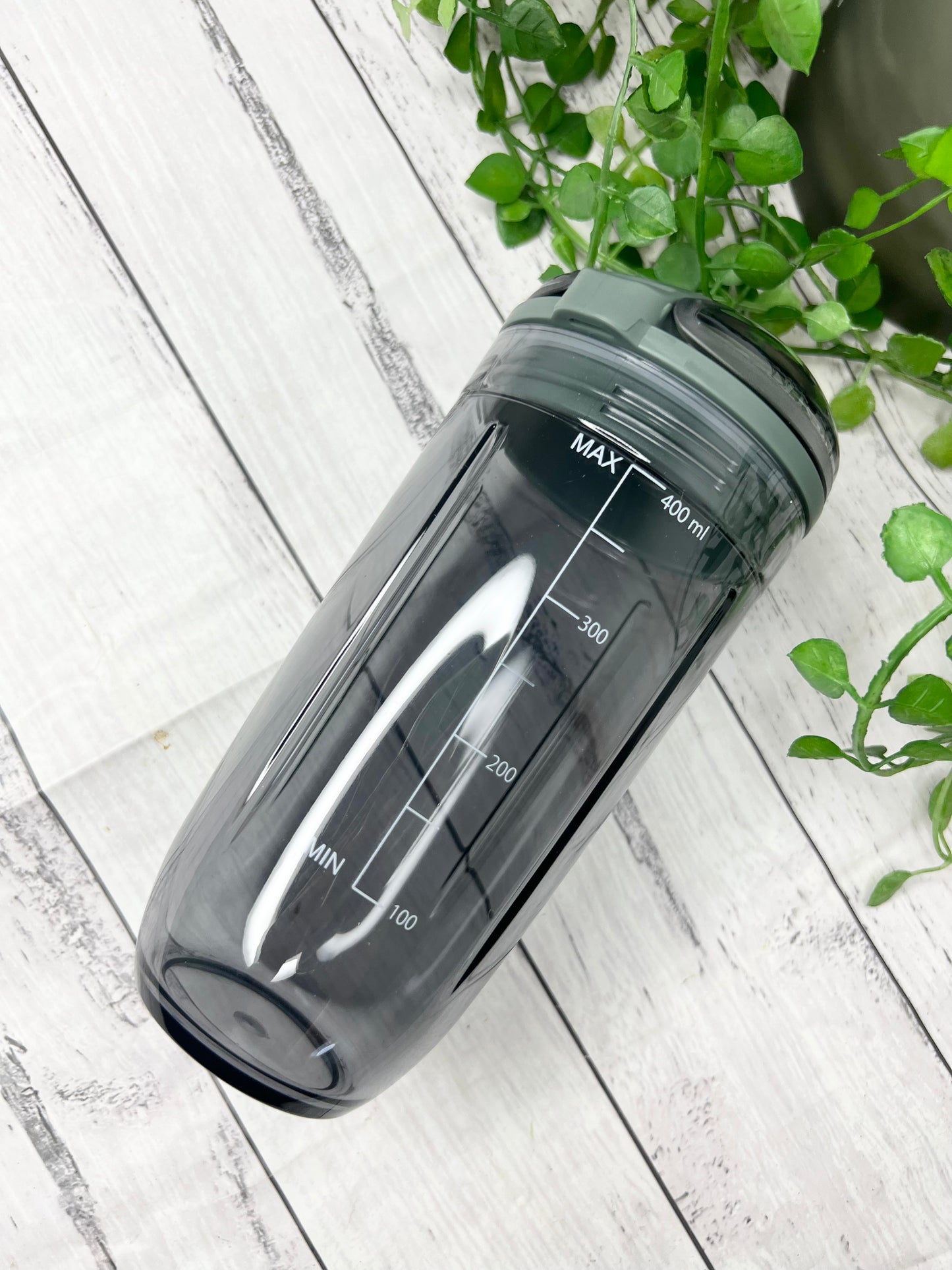 400ml Strap Shaker Bottle Protein Sport Fitness with Shaker with strainer Black