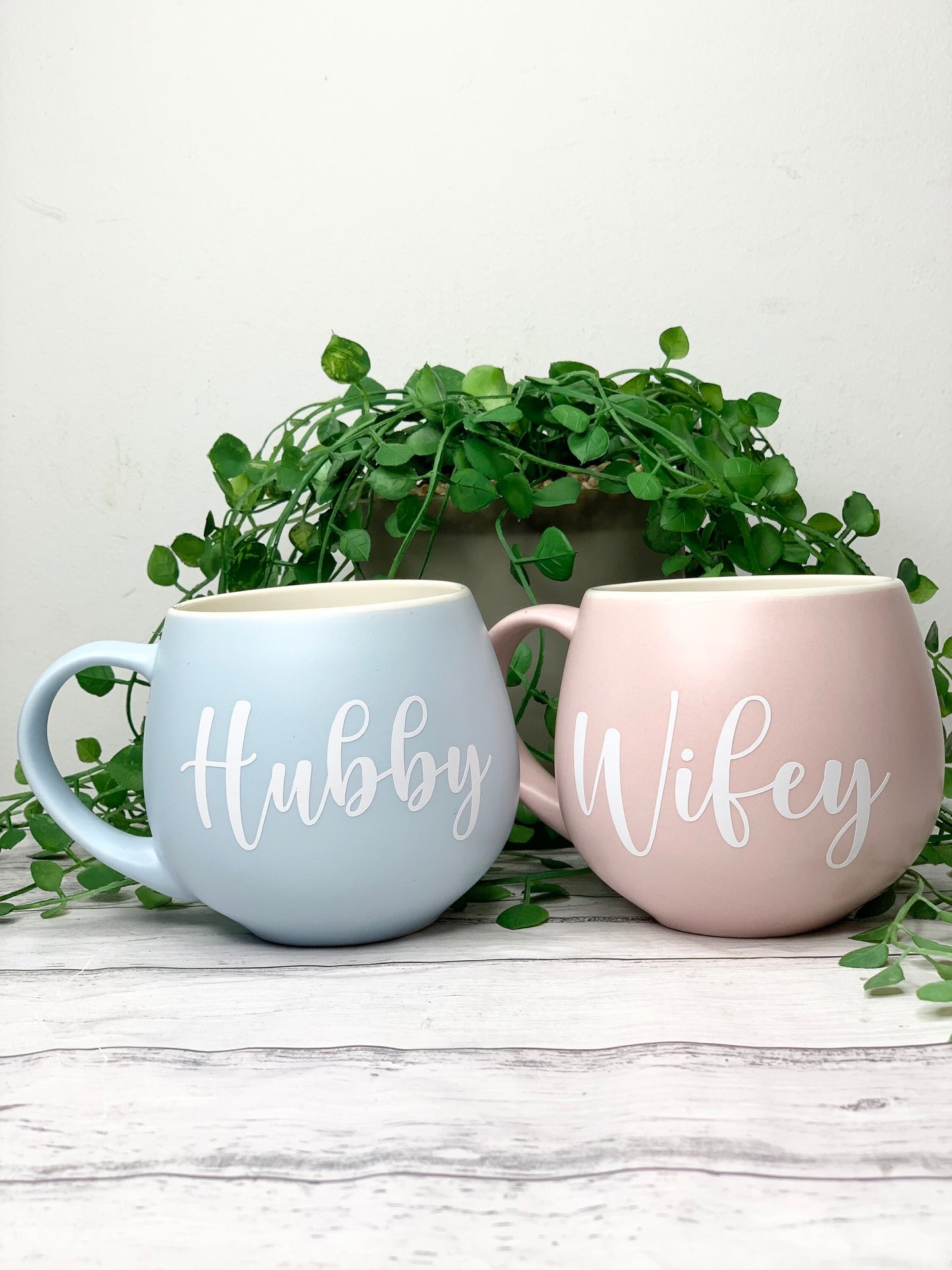 Hubby and wifey Pink and Blue hug mug set  450ml white writing couple set