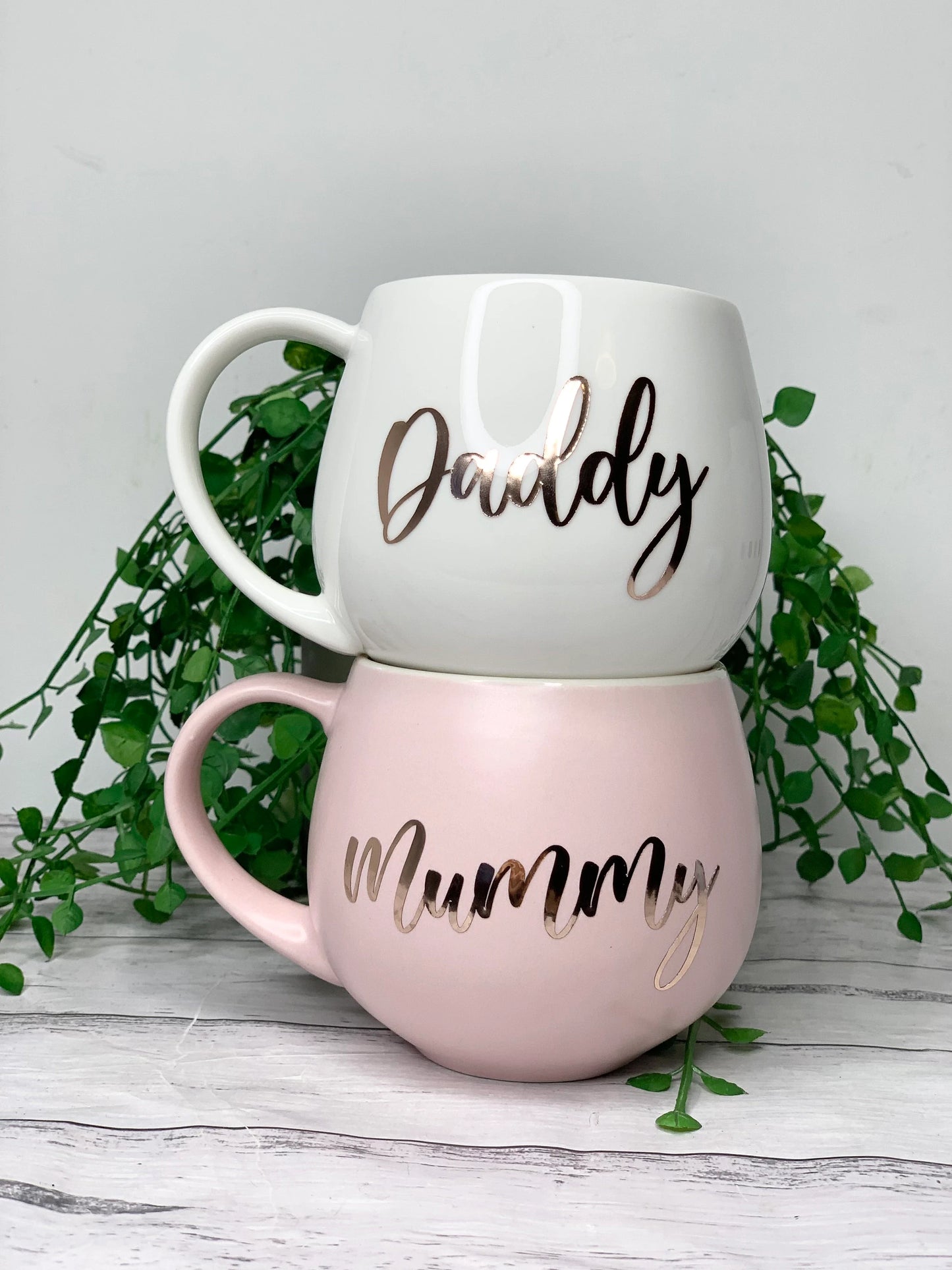 Mummy and Daddy Pink and white Couple Hug mug set 450ml