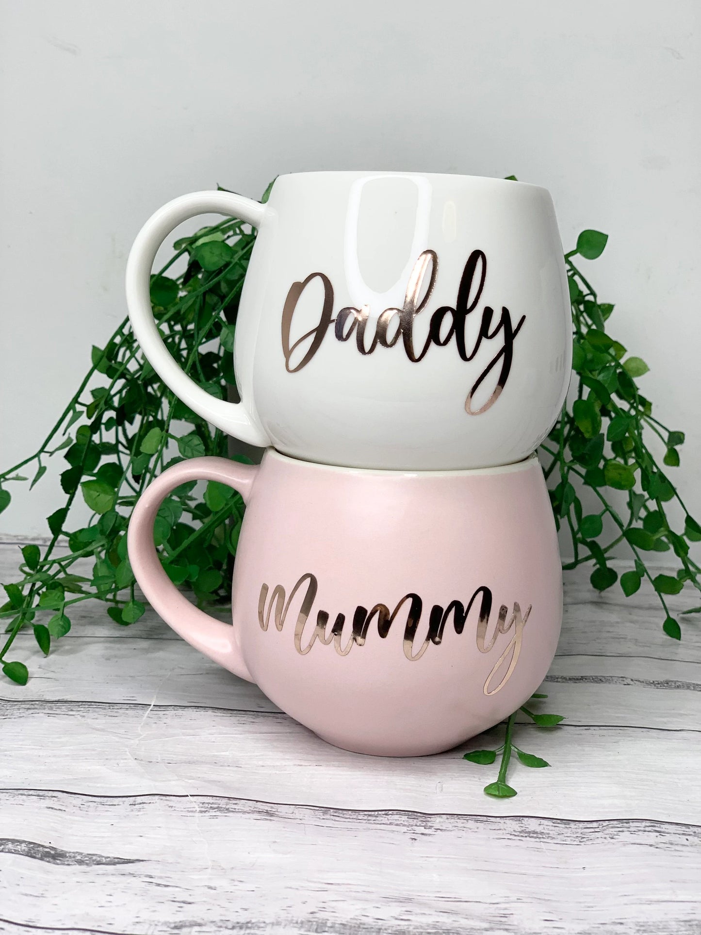 Mummy and Daddy Pink and white Couple Hug mug set 450ml