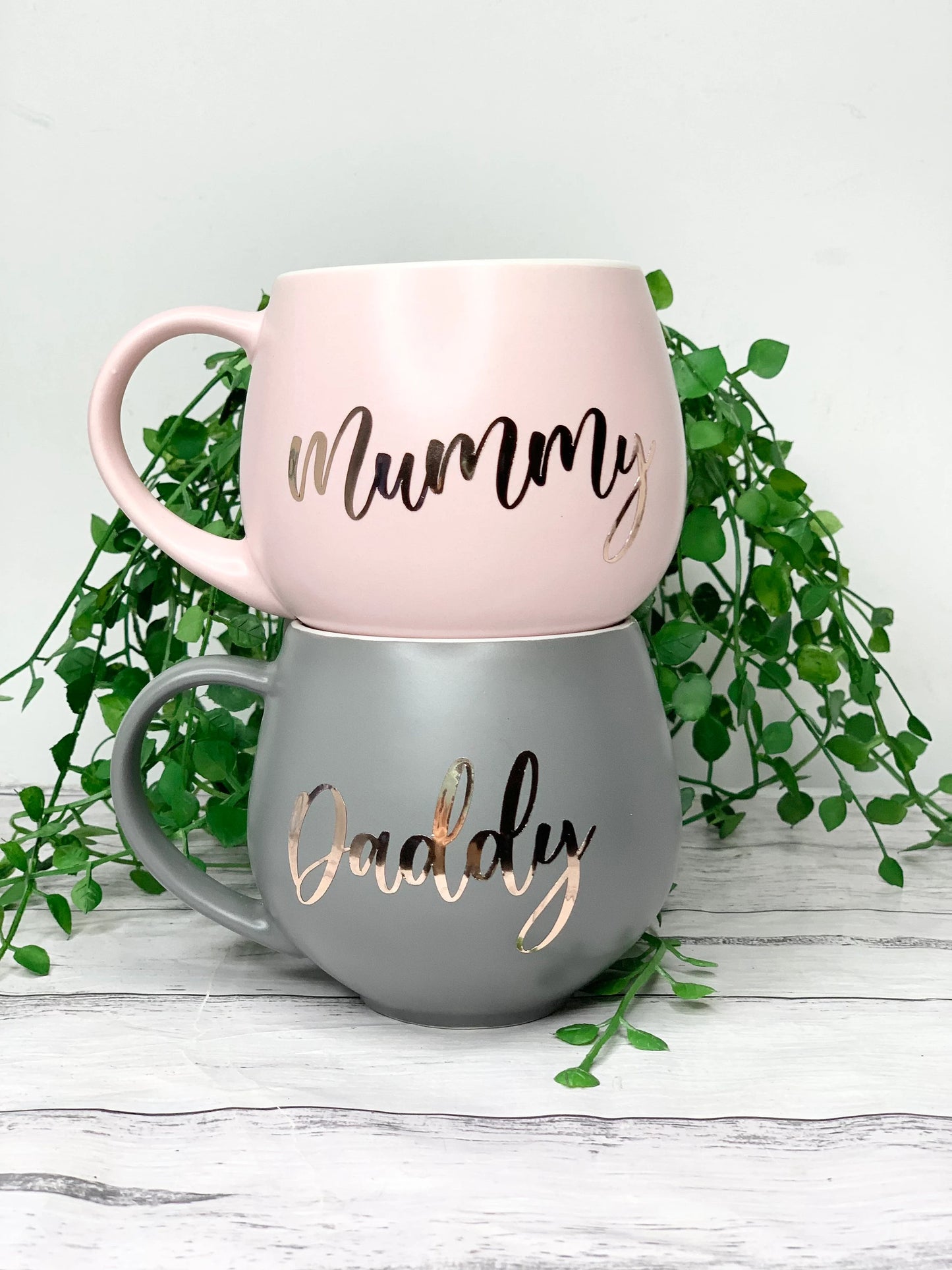 Mummy and Daddy Pink and Charcoal Hug mugs set 450ml