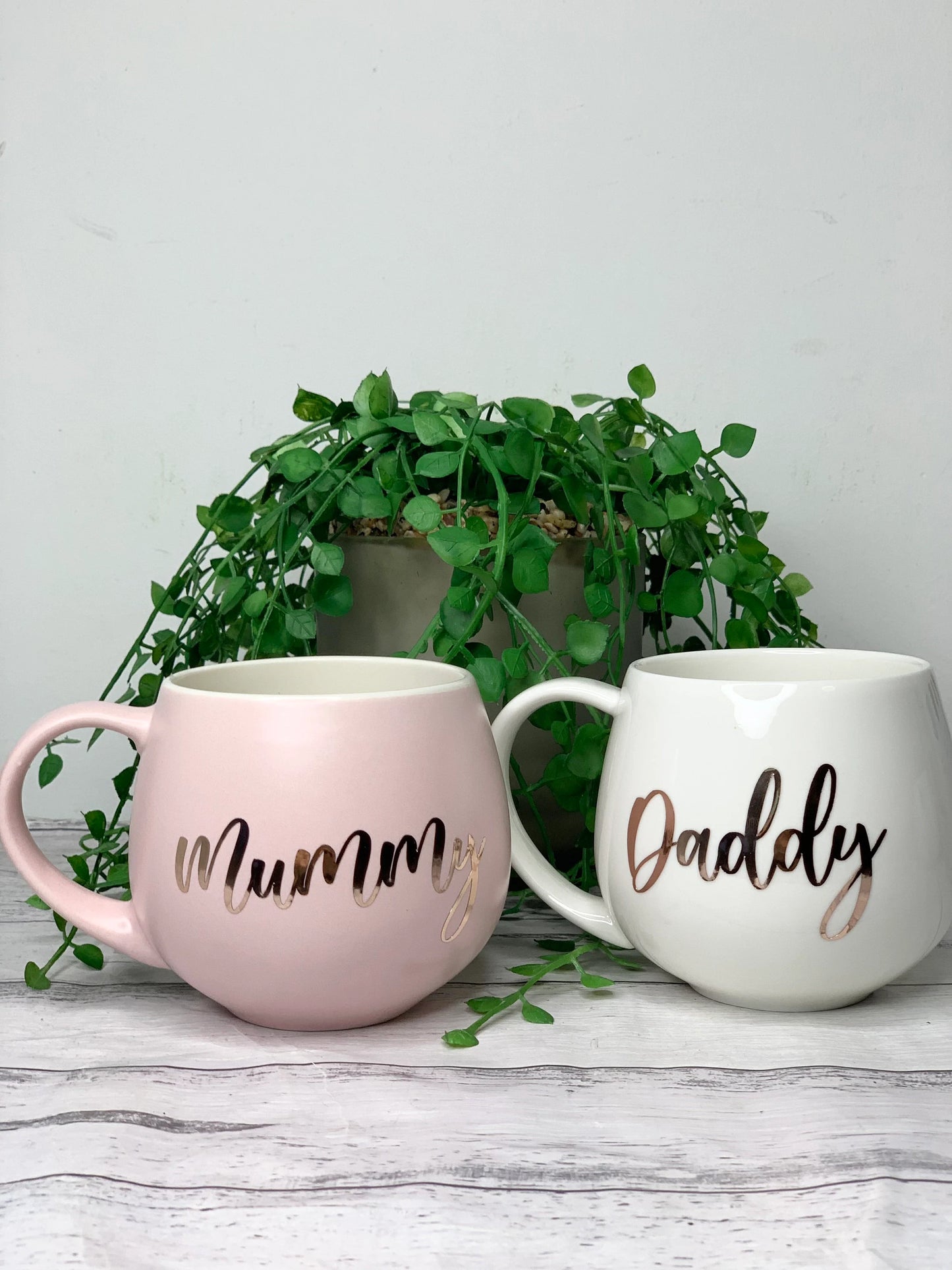 Mummy and Daddy Pink and white Couple Hug mug set 450ml