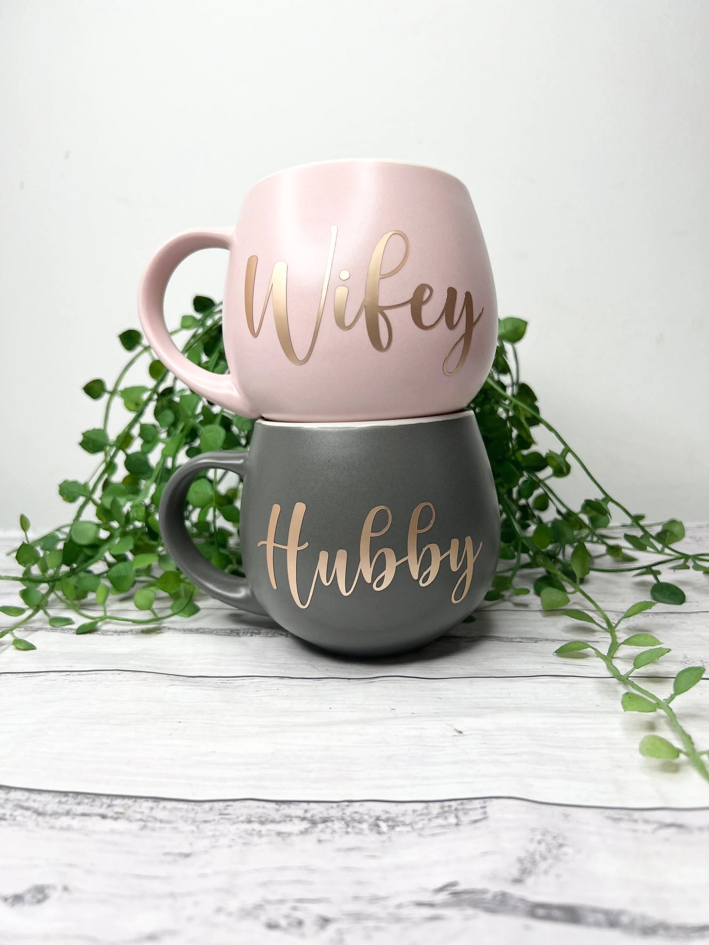 Hubby and wifey Pink and Charcoal with rose gold matte writing Hug mug set 450ml
